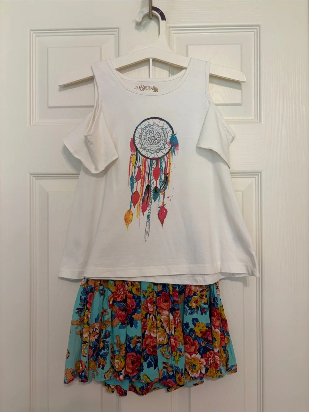 Jak and Peppar matching dreamcatcher top with shorts - Size 6X